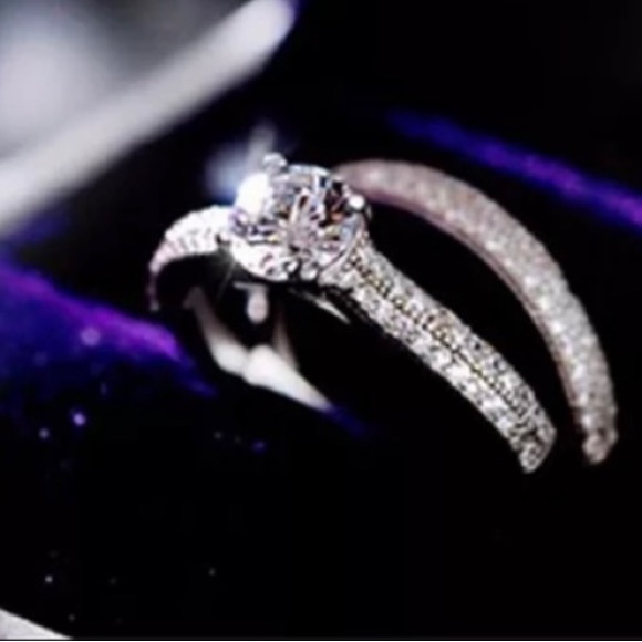 925 Sterling Silver Mossanite Diamond Engagement Wedding Ring Set - Picture 4 of 5